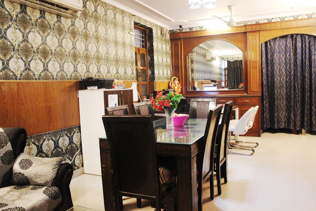 Hotel Delhi Marine Club C6 Vasant Kunj New Delhi Exterior photo
